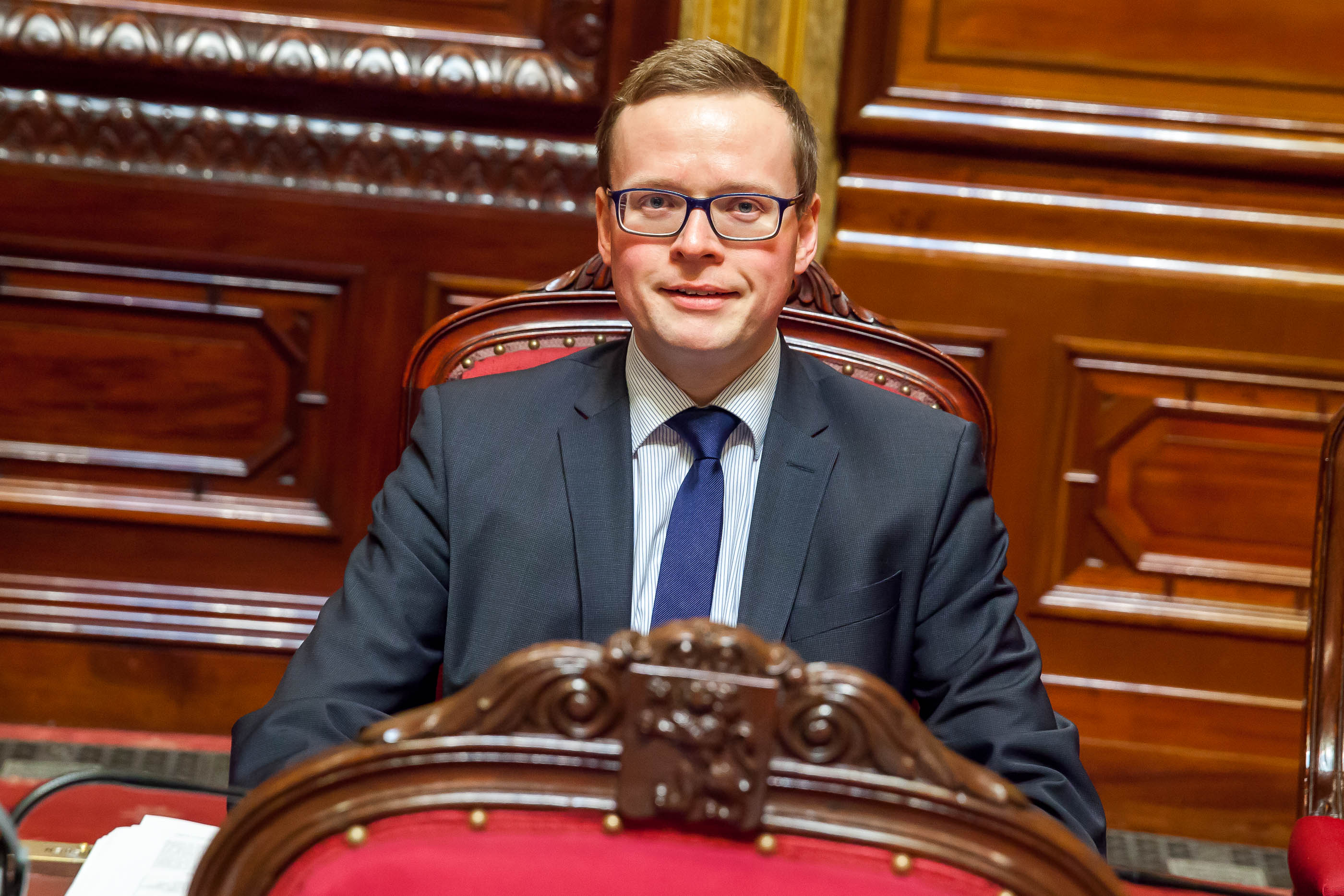 Alexander Miesen a quitté le Sénat pour devenir Président du Parlement germanophone.